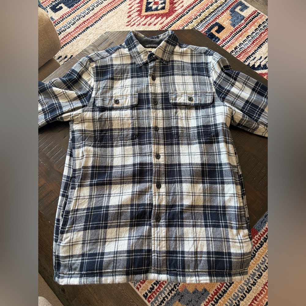 L.L. Bean Traditional Fit Gray and Black Jacket Small Pockets